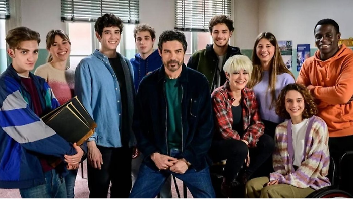 Un professore 2 torna in prima serata su Rai 1 stasera giovedì 7 agosto: trama e anticipazioni degli episodi