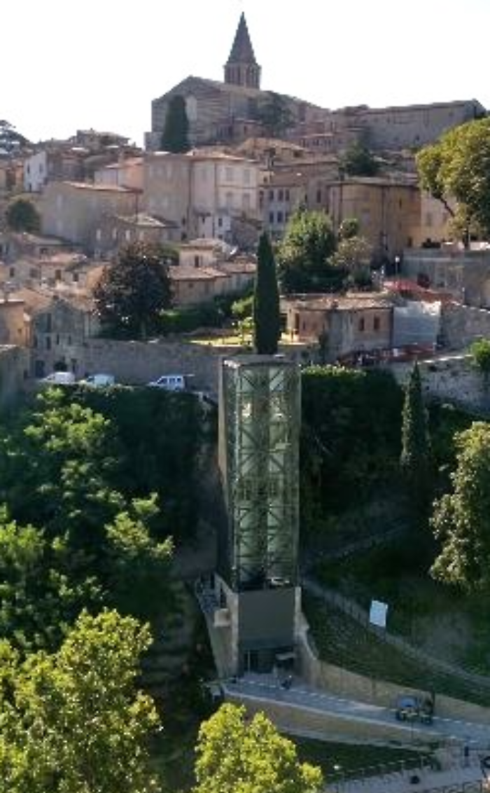 Todi, pronti gli ascensori di Porta Orvietana: inaugurazione con il vicepremier Matteo Salvini 