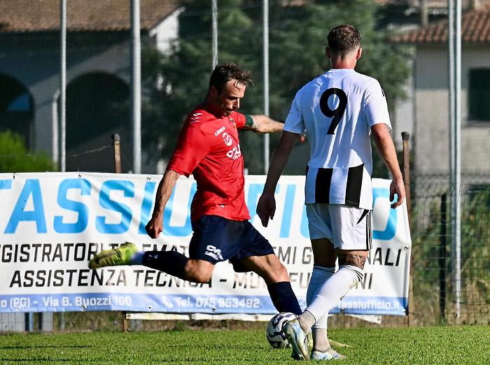 Gubbio, a un passo l'esterno Cancellieri. Di Massimo decide il test col Siena: 1-0