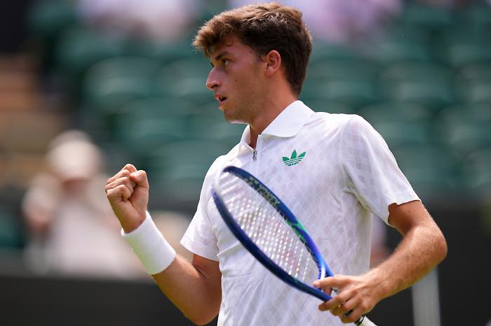 Luca Nardi vola agli ottavi di Cincinnati: Mensik si ritira al secondo set 