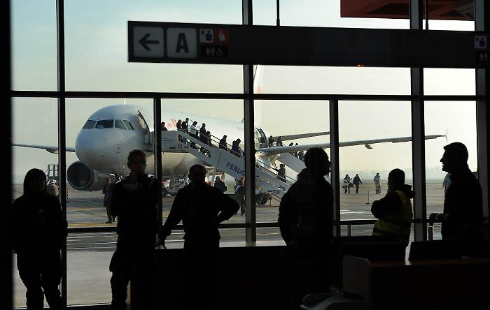 L'aeroporto macina record su record: superati i 4 mila passeggeri in un solo giorno. Nuovi potenziamenti per 6,8 milioni di euro