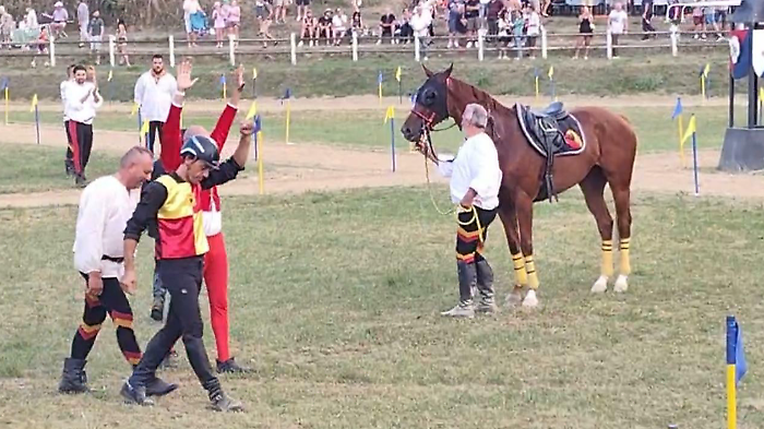 Quintana, il folignate Innocenzi vince anche a Servigliano ed entra nella storia: è il cavaliere più titolato del Torneo Cavalleresco di Castel Clementino