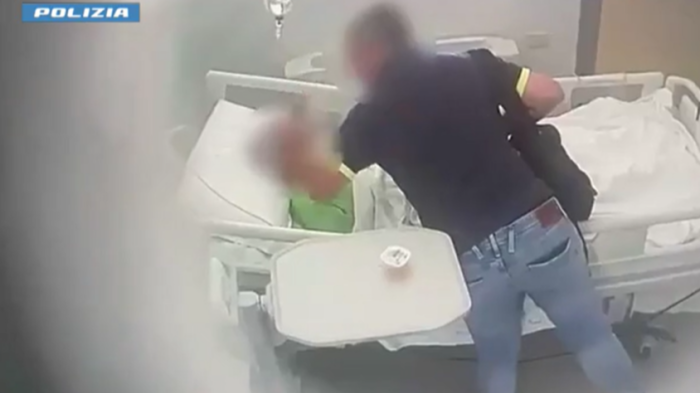 Schiaffi, botte e capelli tirati alla mamma ricoverata: resta in carcere l'uomo arrestato in ospedale. "Rischio reiterazione"