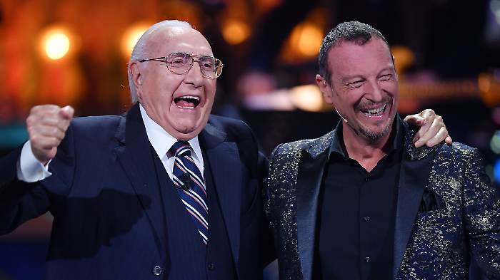 Amadeus piange Pippo Baudo, il ricordo: "Mi diede tanti consigli per Sanremo. L'erede? Non c'è"