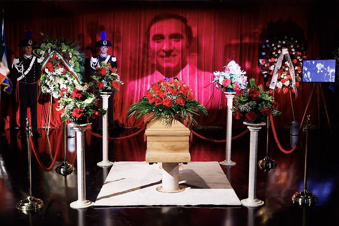 L'ultimo saluto a Pippo Baudo, i funerali in diretta mercoledì 20 agosto sul Tg1