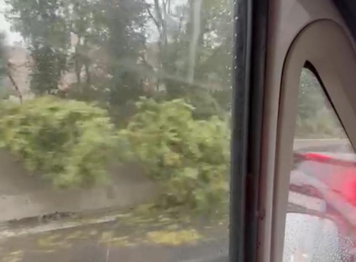 Nubifragio a Perugia, la situazione: chiuso tratto di superstrada. Decine di interventi dei vigili del fuoco