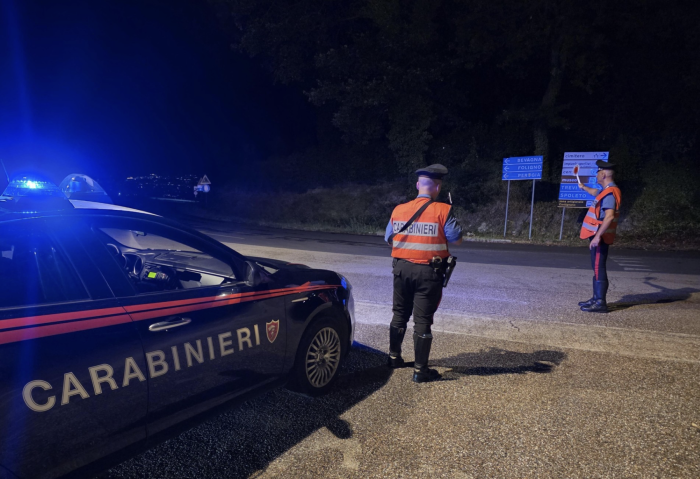 Nascondeva 51 ovuli di cocaina nell’auto a noleggio: 25enne arrestato dai carabinieri 