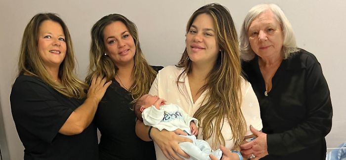 Super famiglia: cinque generazioni in fila tra Napoli e Arezzo