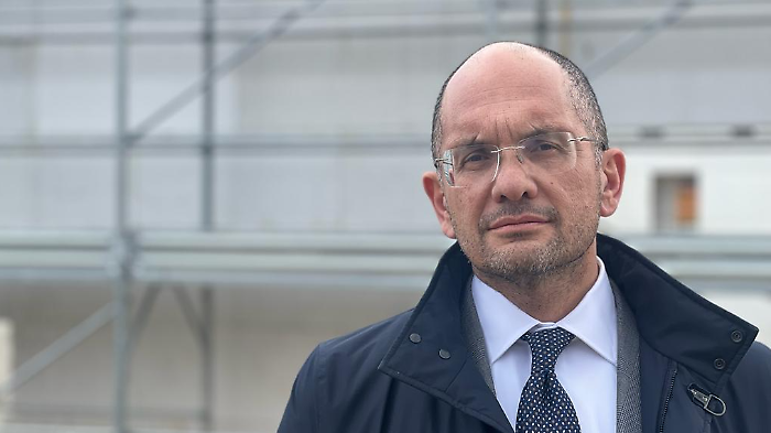 Ricostruzione post- sisma, Castelli: "Quasi 1,2 miliardi destinati all'Appennino centrale. Grazie all'esecutivo per il risultato raggiunto"