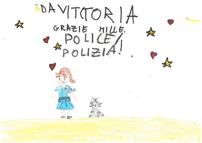 Una bambina trova un gattino abbandonato e lo consegna alla polizia. Poi lo adotta e ringrazia gli agenti con un disegno 