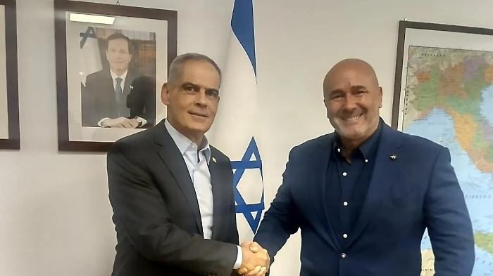 Terni, il sindaco Bandecchi ricevuto ai Parioli dall'ambasciatore di Israele in Italia Jonathan Peled: "Invitato per le mie dichiarazioni pubbliche"