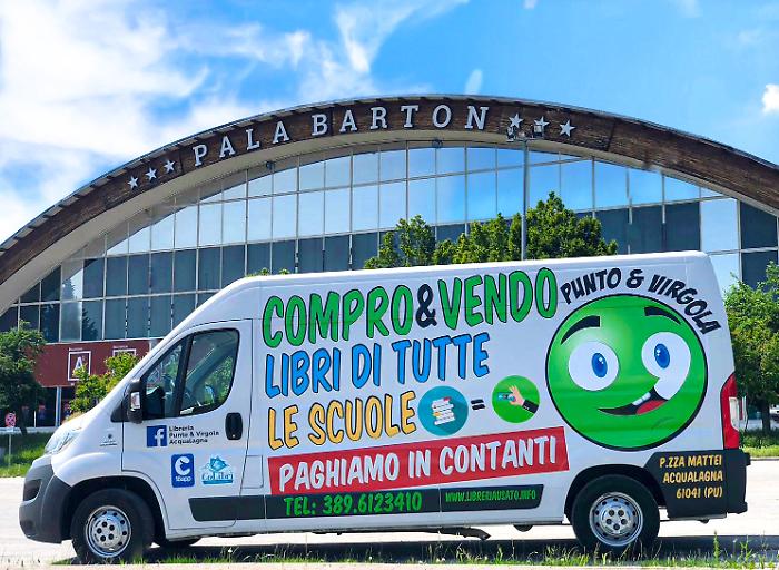 La libreria che viene da te: il furgone di Punto e Virgola in tour tra Gubbio, Perugia, Foligno e oltre