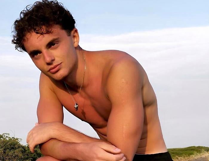 Mister Italia 2025, in corsa per la fascia nazionale il 19enne ternano Simone Porchetti