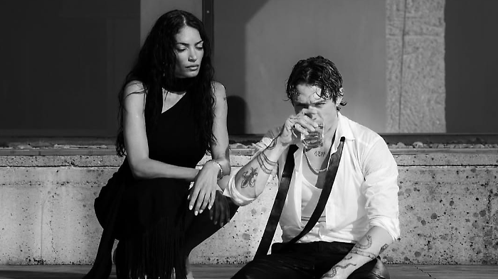 Elodie e Irama, "Ex" è il titolo del loro nuovo singolo sull'amore che brucia. Il viaggio nelle loro storie passate