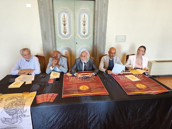 In mostra la patria del libro antico a Città di Castello: pezzi rari, incisioni e cartografie provenienti da tutto il mondo