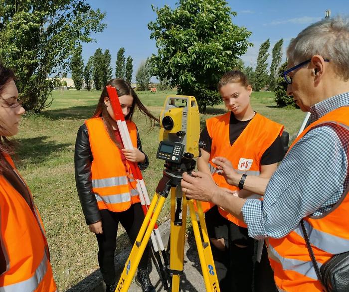 Geometri in Umbria: la sfida del ricambio generazionale tra formazione e mercato del lavoro