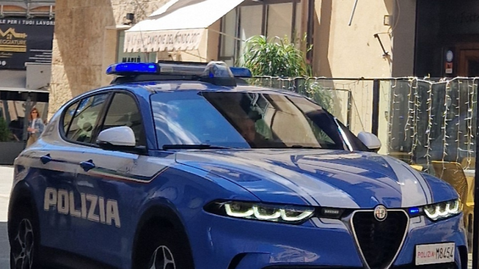 Auto con a bordo tre persone si ribalta a Foligno: conducente positivo ai cannabinoidi. Denunciato