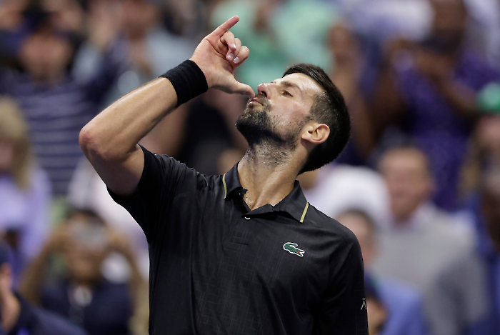 Novak Djokovic e il balletto per il compleanno della figlia: "Spero di farla sorridere quando si sveglierà domani mattina"