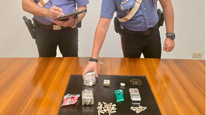 Sorpreso a spacciare hashish. Arrestato 33enne