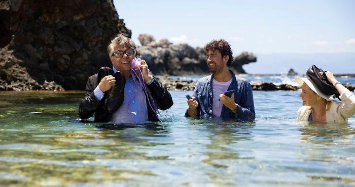 Succede anche nelle migliori famiglie stasera in tv giovedì 4 settembre su Rai 1: trama e cast del film di Siani