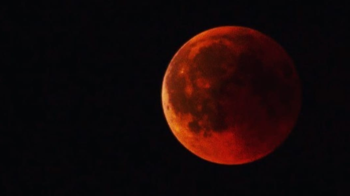 Eclissi lunare totale del 7 settembre. Dove e a che ora si può ammirare la Luna di Sangue