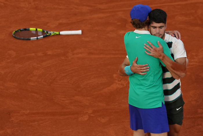 Sinner contro Alcaraz, in palio l'Us Open e il titolo di numero uno al mondo nel luogo "dove è iniziata la rivalità": orario e dove vederla in chiaro