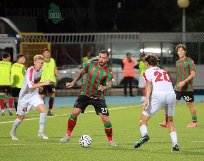 La Ternana alla fine gioca e rifila un poker al malcapitato Rimini (1-4)