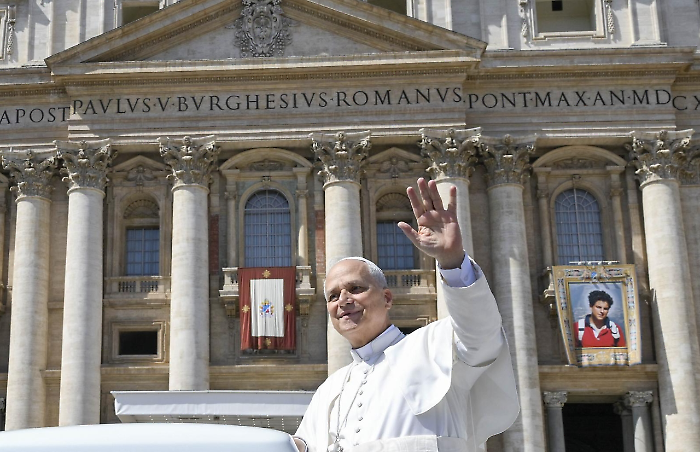 Carlo Acutis è santo. Papa Leone XIV ai giovani: "Non sciupate la vita". Più di 80 mila in Piazza San Pietro