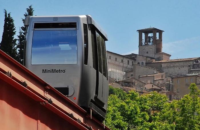 Il minimetrò fa le ore piccole nel weekend e per gli eventi: nuovi orari per la notte