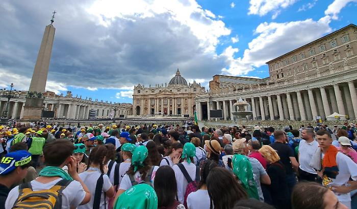 Giubileo, 6.500 pellegrini umbri da Papa Leone XIV a San Pietro: in dono 400 litri di olio per i poveri