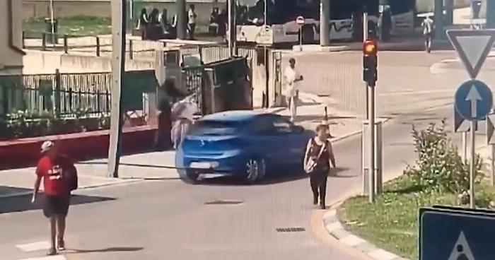 Aggredita senza motivo a Fontivegge, parla la vittima: "Camminavo tranquilla e ascoltavo la musica. Adesso ho paura"