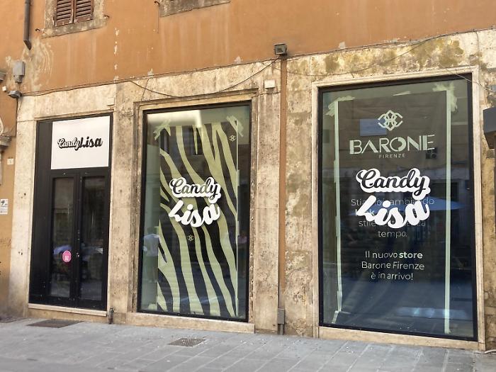 Valzer di negozi a Perugia, corso Vannucci dice addio alle caramelle di Candy Lisa. Al suo posto uno store di moda