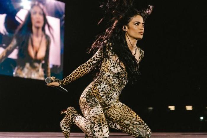 Il concerto di Elodie a San Siro in onda stasera in tv giovedì 18 settembre su Canale 5: ospiti e scaletta dei brani