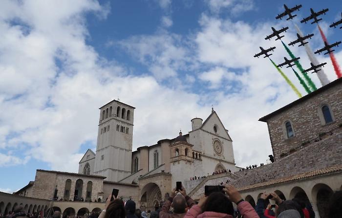 San Francesco d'Assisi, il 4 ottobre nuova festa nazionale: slitta l'ok della Camera. Quanto costerà allo Stato il nuovo festivo