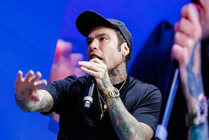 Fedez chiede scusa a Sinner: "Non sono riuscito a spiegarmi".  Il passo indietro sul testo dove viene citato Carlo Acutis 