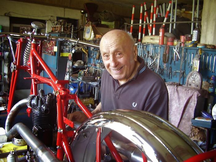 San Gemini apre le porte alle moto d'epoca di Goliardo Filippetti: il 4 ottobre l'inaugurazione del museo. Via da Narni la prestigiosa collezione 