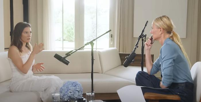 Amanda Knox: "Io e Meredith vittime delle stesse circostanze". Nuove polemiche per l'intervista al podcast di Gwyneth Paltrow