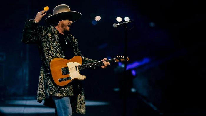 Zucchero - Sugar Fornaciari stasera in tv giovedì 25 settembre su Rai 3: il documentario che celebra i 70 anni dell'artista