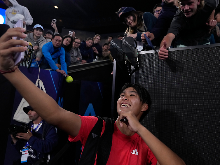 Learner Tien, chi è il giovane avversario di Sinner alla sua prima finale Atp: "Jannik o Carlos? Alcaraz mi ha fatto venire voglia di seguire il tennis"