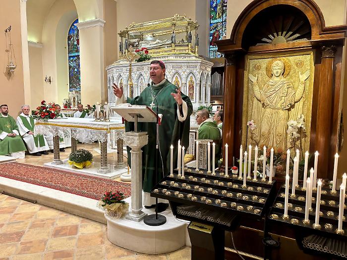 Gubbio, il vescovo Luciano Paolucci Bedini ha festeggiato i trent'anni di sacerdozio 