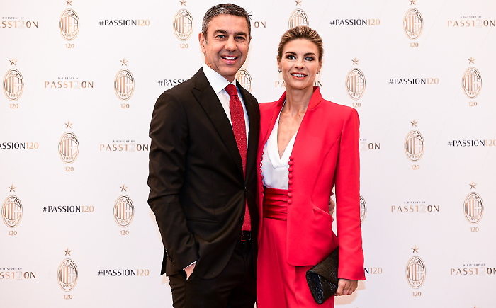 Martina Colombari, gli amori dell'attrice protagonista di Ballando con le Stelle: da Alberto Tomba al marito Billy Costacurta