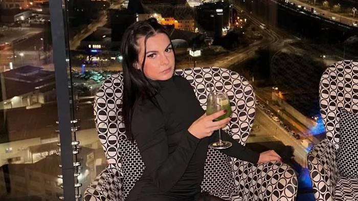 Elena Maraga, da maestra d’asilo a creator su OnlyFans: "Una ragazzina che si mette a farlo deve essere ben consapevole"