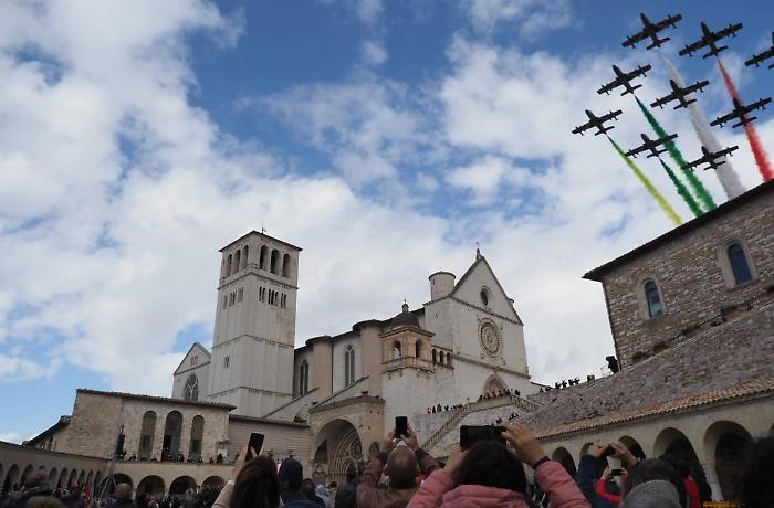 Un santo in busta paga, dal 2026 il 4 ottobre (San Francesco) torna a essere festivo. Ecco cosa cambia per i lavoratori