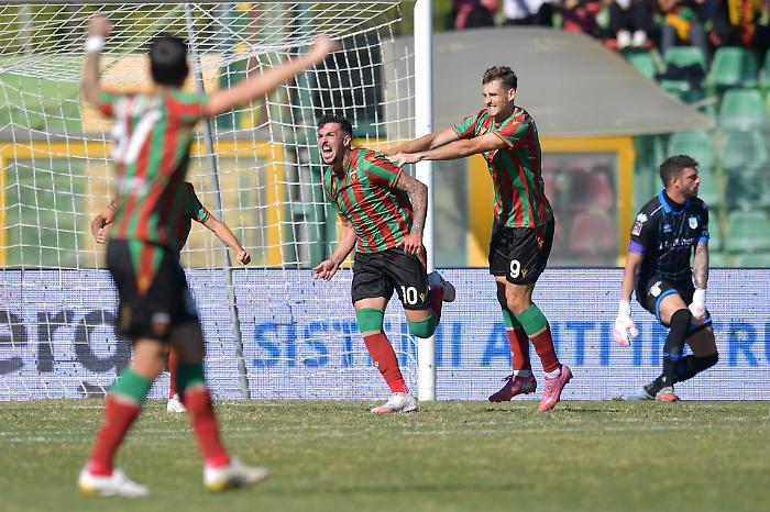 La Ternana celebra degnamente il centenario: vittoria in rimonta sul Pineto