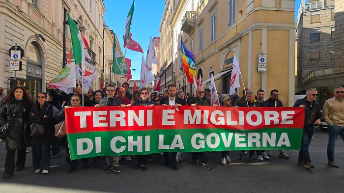 terni stefano bandecchi manifestazione