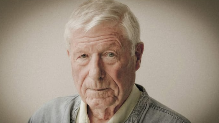 Addio a John Woodvine, scomparso a 96 anni l'attore di "The Crown"