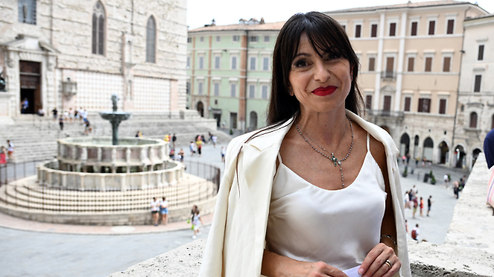 Conciliazione maternità e lavoro, oltre 3 milioni per le neo-mamme umbre. Proietti: "Un aiuto concreto"