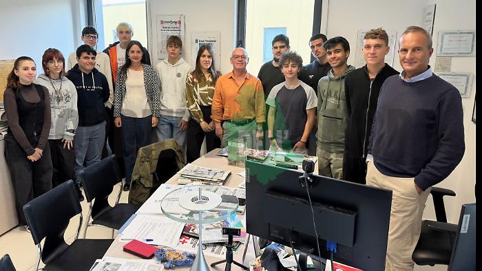 Scuola, studenti e insegnanti protagonisti: sfoglia l'inserto