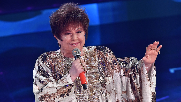 Orietta Berti, dalle origini del nome d'arte alla tradizione della "O" nella sua famiglia, fino alla nascita di "Fin che la barca va"