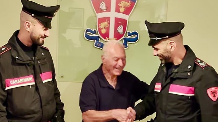 Finti poliziotti truffano un 86enne e gli rubano 11.150 euro. Arrestati due uomini